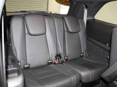 Used 2025 Mercedes-Benz GLS 450 4MATIC image 32