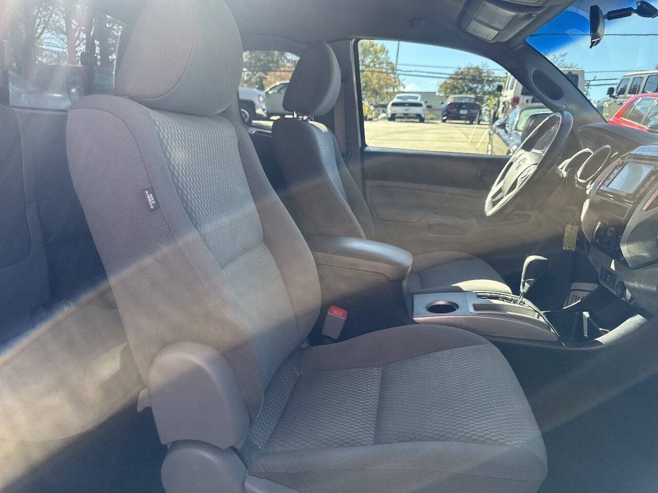 Used 2015 Toyota Tacoma 2WD Access Cab w/ SR5 Package image 15