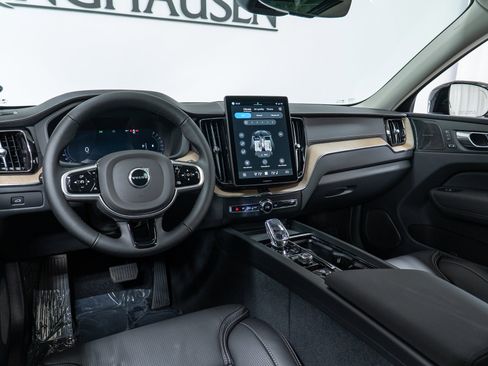 New 2026 Volvo XC60 B5 Ultra w/ Climate Package image 16