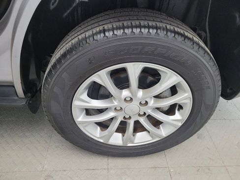 Used 2019 Jeep Cherokee Latitude w/ Popular Appearance Group image 31