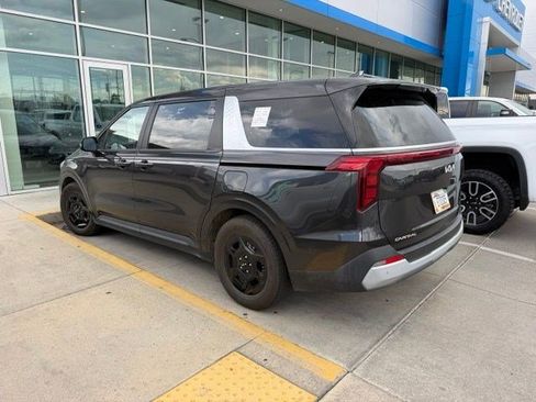 Used 2025 Kia Carnival FWD image 2