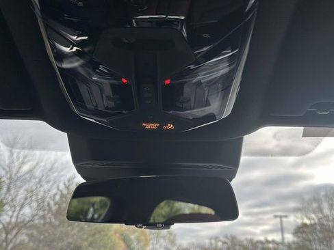 Certified 2025 BMW i7 xDrive60 image 39