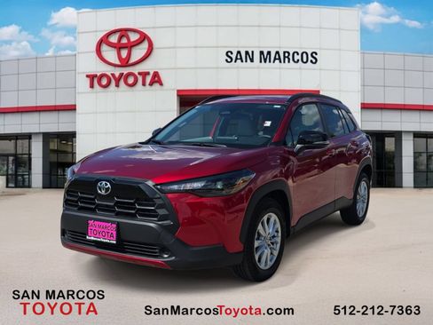 Used 2026 Toyota Corolla Cross LE FWD image 1