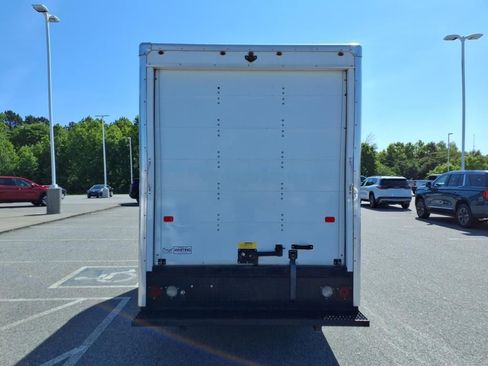 Used 2020 Chevrolet Express 3500 w/ Driver Convenience Package image 4