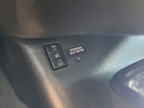 Used 2019 Toyota Prius Prime Advanced image 37