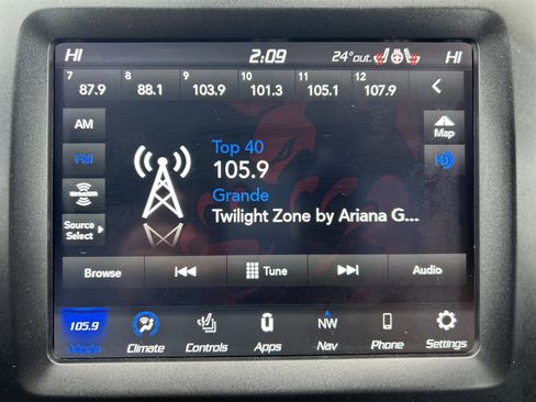 Used 2020 Jeep Cherokee Trailhawk w/ Comfort & Convenience Group image 18