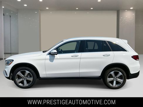 Used 2022 Mercedes-Benz GLC 300 4MATIC w/ Premium Package Lite image 2