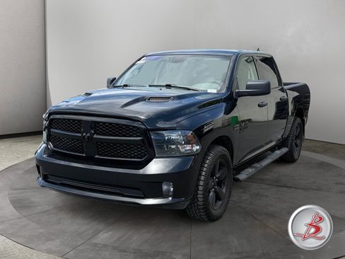 Used 2019 RAM 1500 Express w/ Wheel & Sound Group AWD/4WD image 3