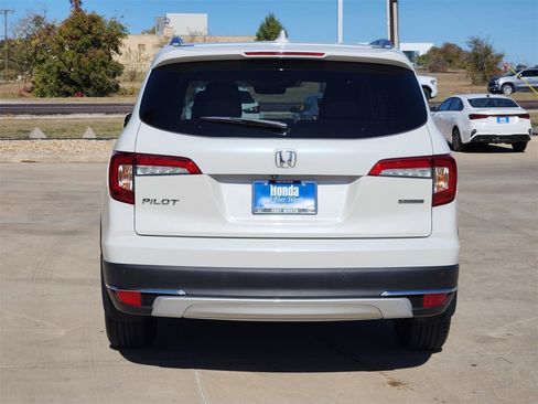 Certified 2022 Honda Pilot Touring image 6
