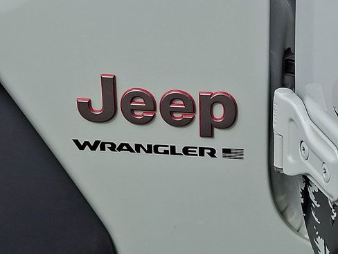 Used 2024 Jeep Wrangler Unlimited Rubicon AWD/4WD image 30