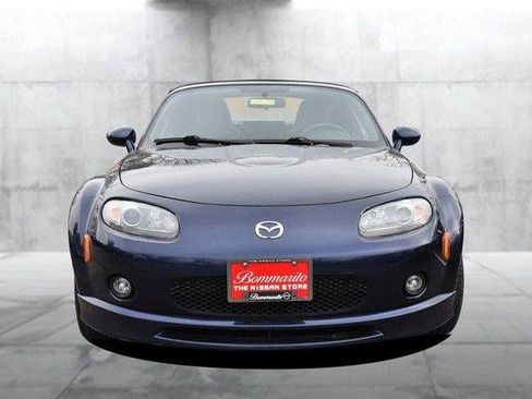Used 2008 MAZDA MX-5 Miata Grand Touring w/ Premium Pkg image 4