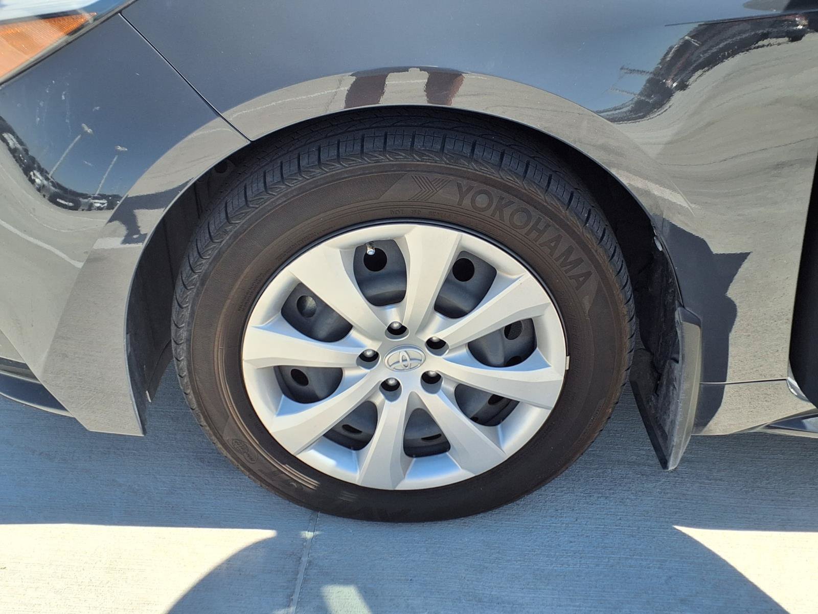 Used 2025 Toyota Corolla LE FWD image 27