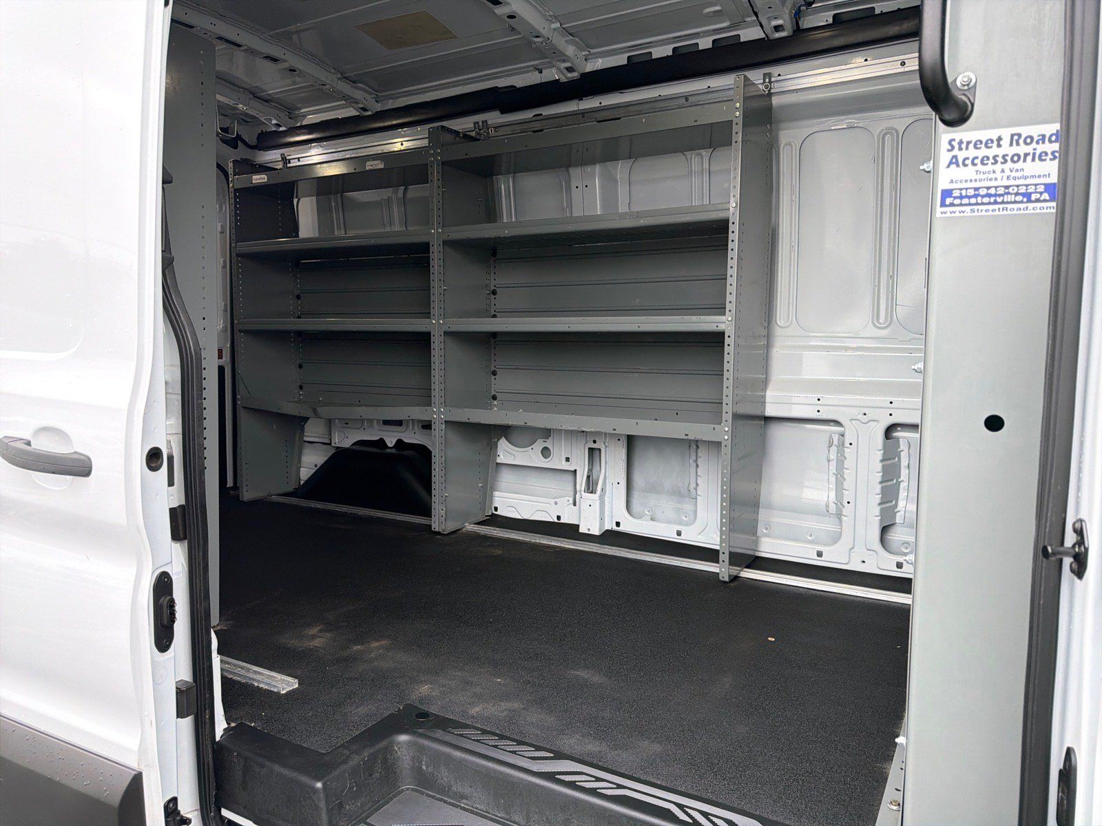 Used 2023 Ford Transit 250 Medium Roof RWD image 4