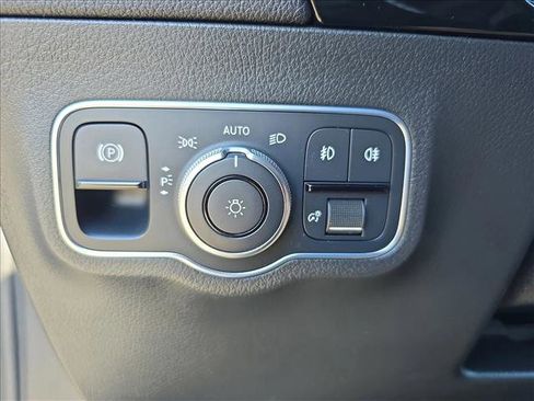 Used 2021 Mercedes-Benz GLA 250 4MATIC image 25