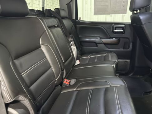 Used 2018 GMC Sierra 2500 Denali w/ Suspension Package, Off-Road AWD/4WD image 10