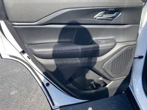 New 2025 Jeep Grand Cherokee Altitude image 36