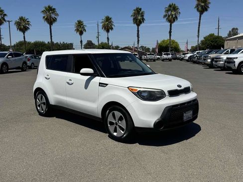 Used 2016 Kia Soul FWD image 2
