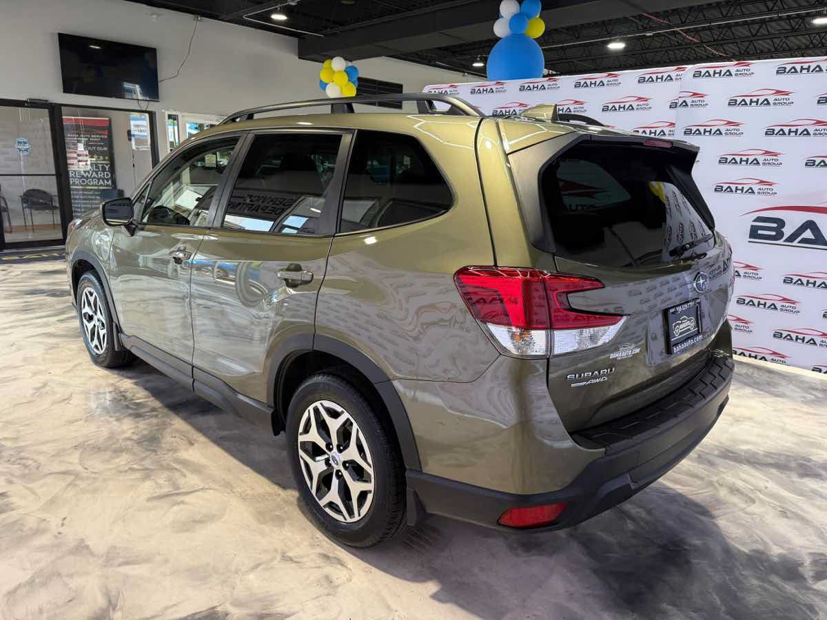 Used 2022 Subaru Forester Premium AWD/4WD image 10