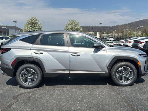 New 2026 Hyundai Tucson Blue SE AWD/4WD image 3
