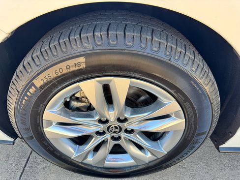 Used 2021 Toyota Sienna Limited image 33