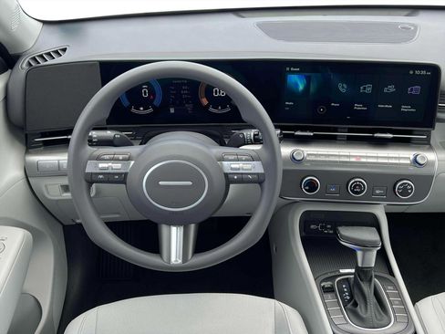 New 2025 Hyundai Kona SE image 17