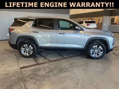 Used 2025 Chevrolet Equinox LT w/ Safety and Technology Package image 9