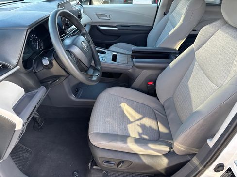 Certified 2024 Toyota Sienna LE image 26