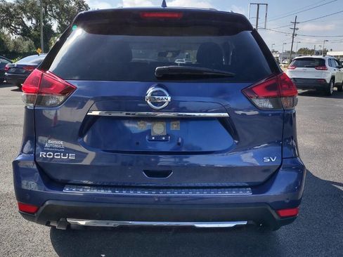 Used 2019 Nissan Rogue SV w/ Premium Package image 5