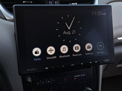 Used 2014 Chevrolet Traverse LT FWD image 24