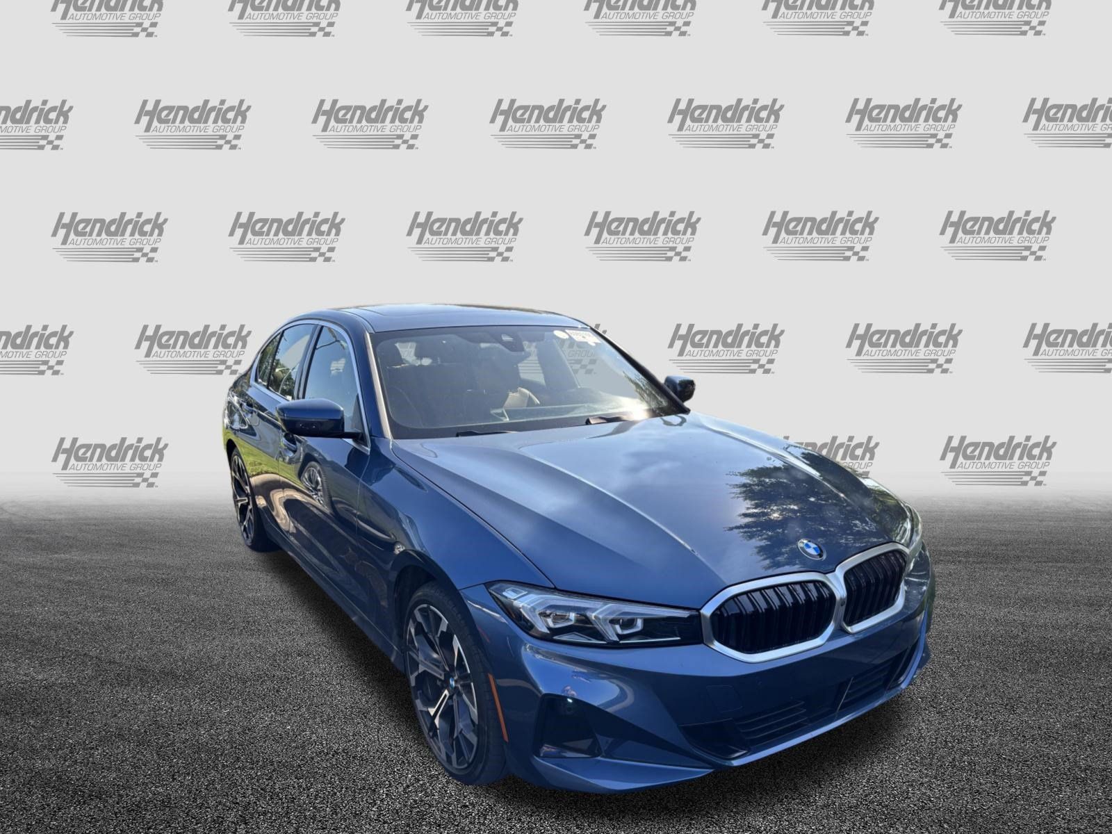 Certified 2025 BMW 330i Sedan RWD image 3