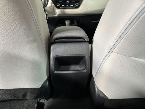 Used 2021 Toyota Corolla LE image 34