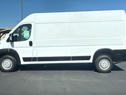 Used 2025 RAM ProMaster 2500 w/ Convenience Group FWD image 6