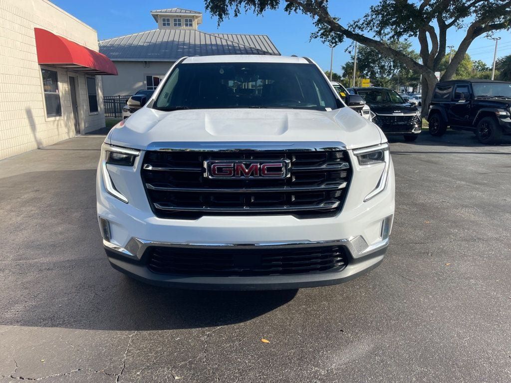 Used 2026 GMC Acadia Elevation w/ Elevation Premium Package FWD image 9