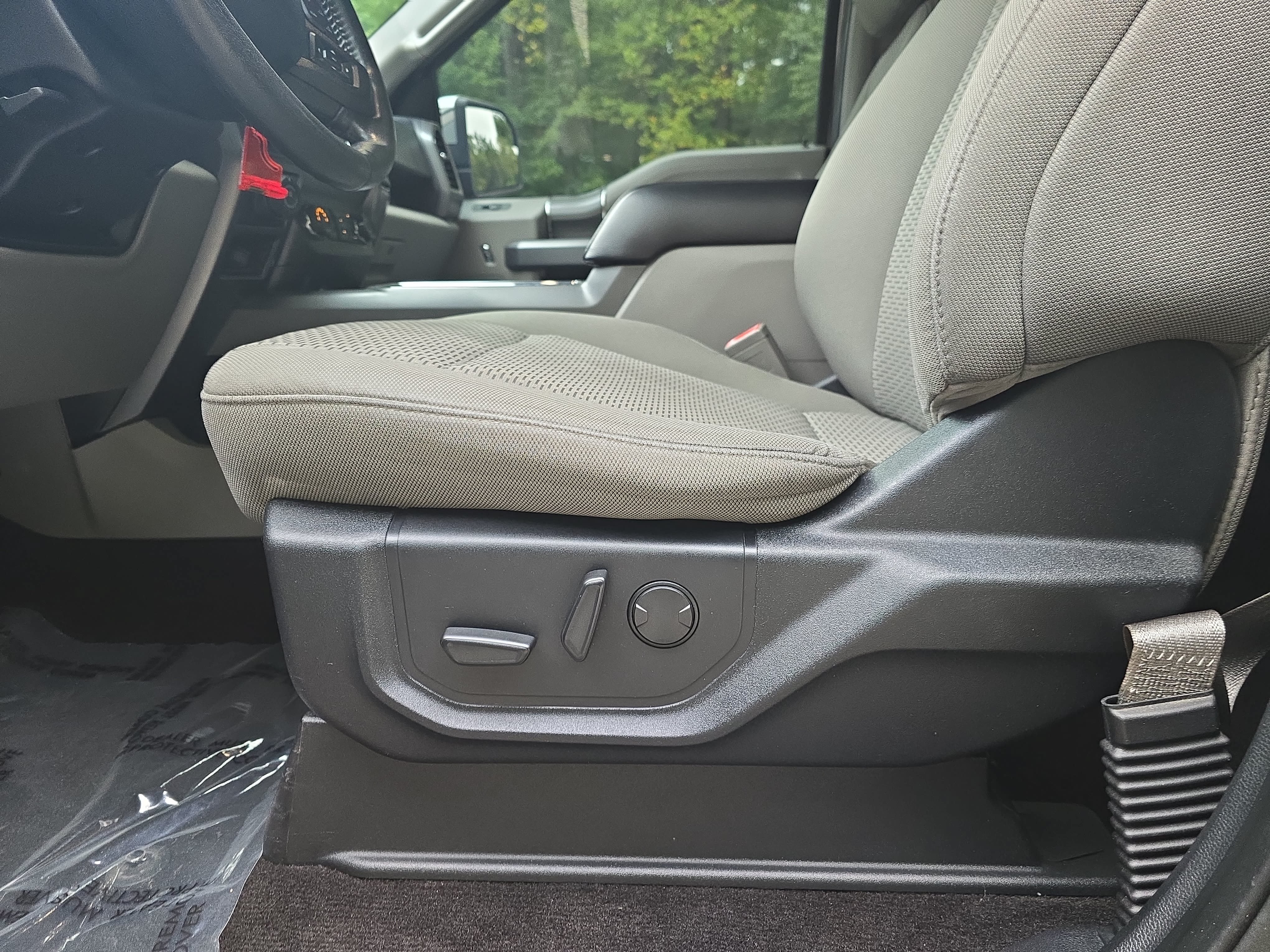 Used 2019 Ford F150 XLT w/ Equipment Group 302A Luxury AWD/4WD image 28