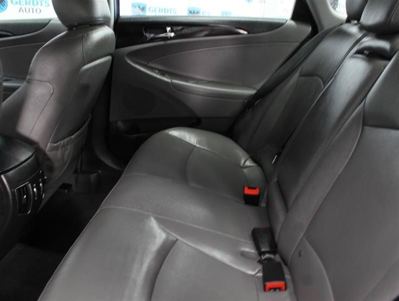 Used 2012 Hyundai Sonata Limited FWD image 16