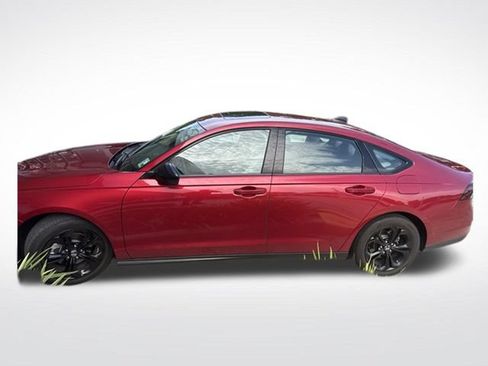 Used 2025 Honda Accord SE image 2