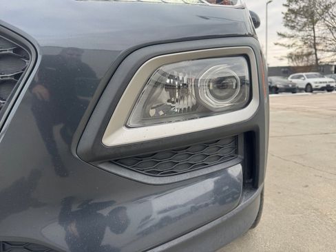 Used 2018 Hyundai Kona SE image 30