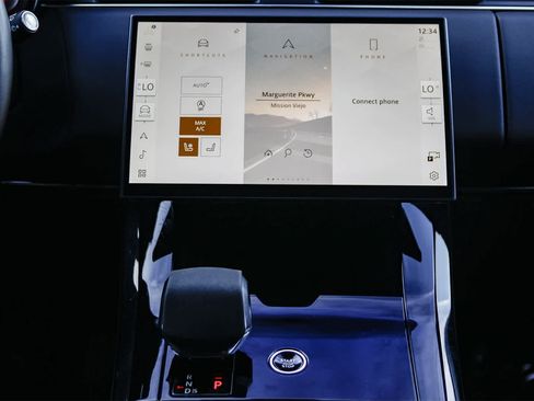 Used 2024 Land Rover Range Rover Sport SE image 13