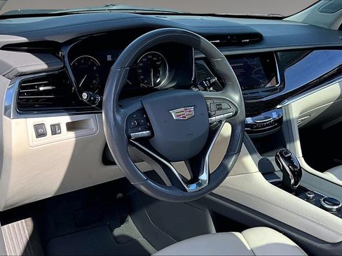 Certified 2023 Cadillac XT6 Premium Luxury AWD/4WD image 13