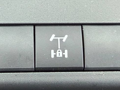 Certified 2025 Toyota 4Runner TRD Off-Road AWD/4WD image 40