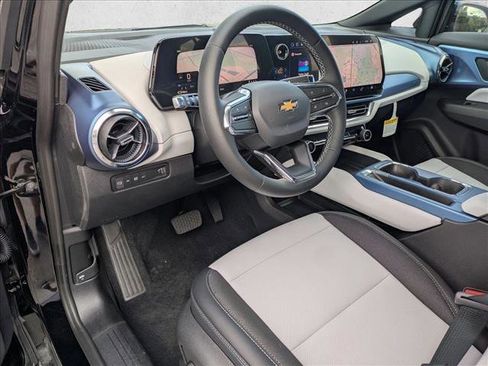 New 2026 Chevrolet Equinox EV LT image 3