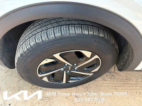Used 2023 Kia Sportage LX AWD/4WD image 4