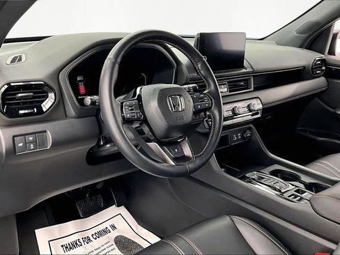 Used 2023 Honda Pilot TrailSport image 14