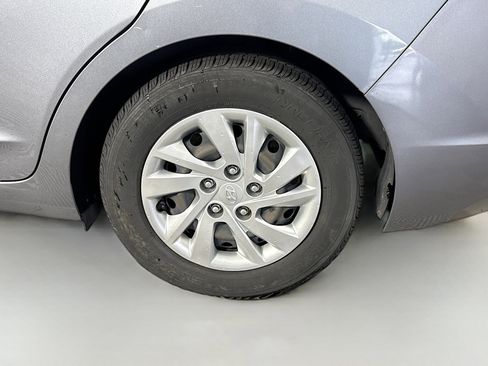 Used 2019 Hyundai Elantra SE w/ Cargo Package image 36