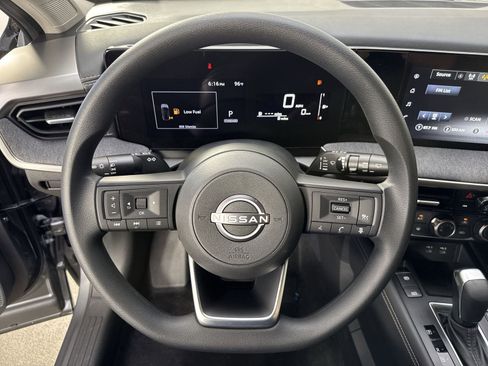 New 2025 Nissan Kicks SV image 11