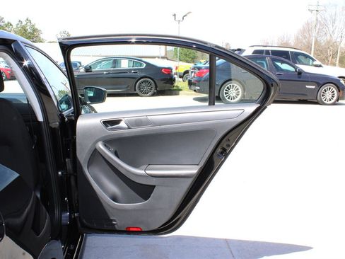 Used 2016 Volkswagen Jetta S image 29