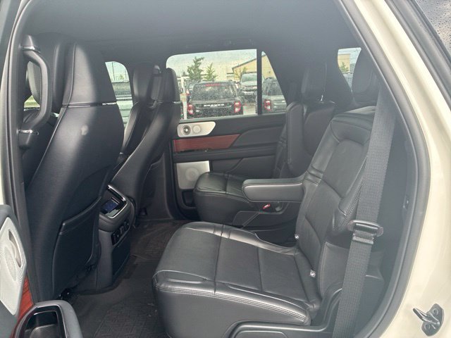 Used 2024 Lincoln Navigator Reserve AWD/4WD image 17