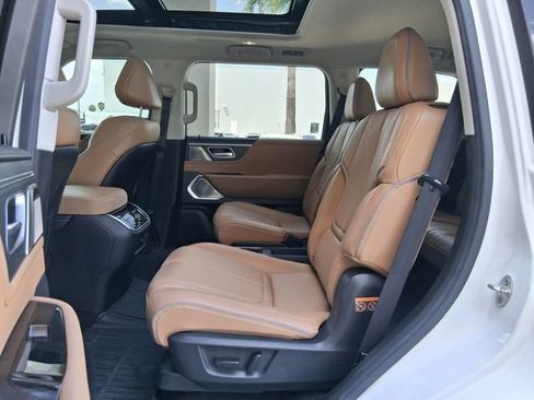 Used 2025 INFINITI QX80 Sensory AWD/4WD image 23