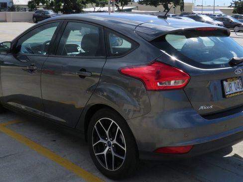 Used 2018 Ford Focus SEL FWD image 3