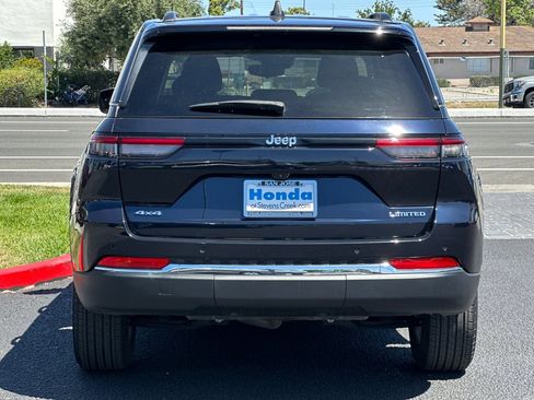 Used 2023 Jeep Grand Cherokee Limited w/ Trailer Tow Prep Group (B) AWD/4WD image 9